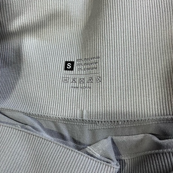 SHEIN Scrunch Butt Seamless Leggings Size Small - Picture 9 of 9